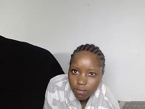 Creamy_diva7 live cam on StripChat