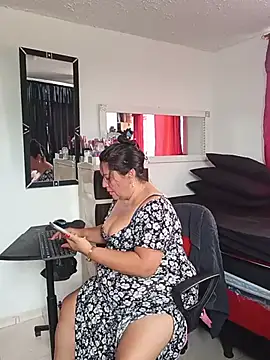 brenda_berck_ (F milf) - Show saliva careless
