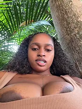 darle_volant live cam on StripChat