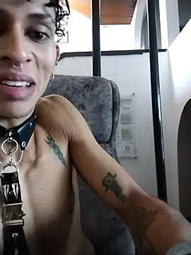 Maximoking26 live cam on StripChat