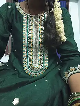 srujana-telugu111 live cam on StripChat