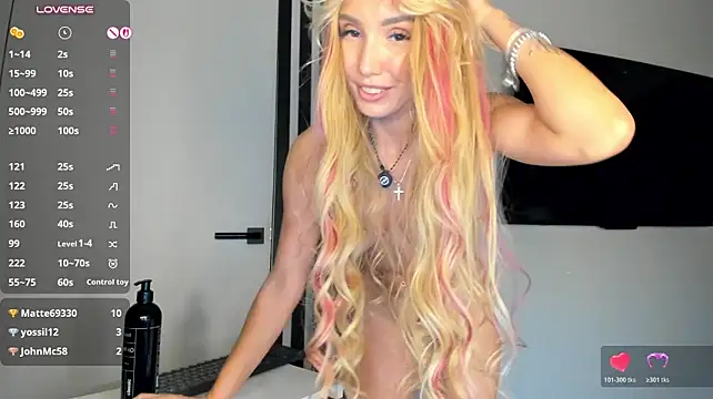 Juicy_Bella