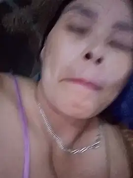 Kiki_sexyy live cam on StripChat
