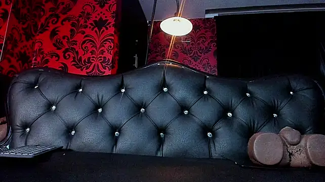 Miss_KathyFox live cam on StripChat