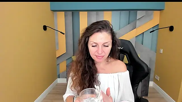EllaLong live cam on StripChat
