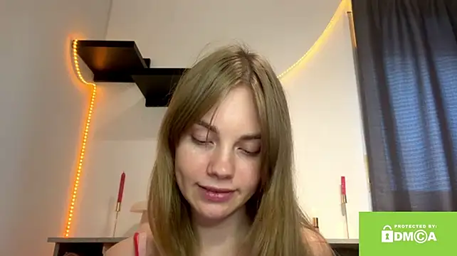 SunnyStrike live cam on StripChat