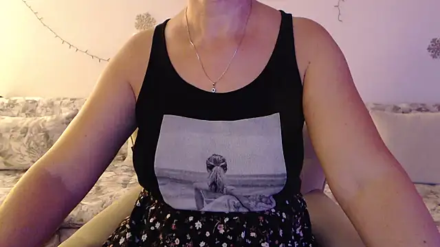 YourfantasyGiuly live cam on StripChat