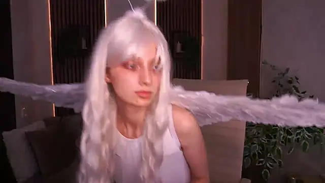 CuteeFoxy live cam on StripChat