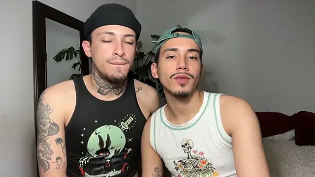 Noah_and_Steven live cam on StripChat