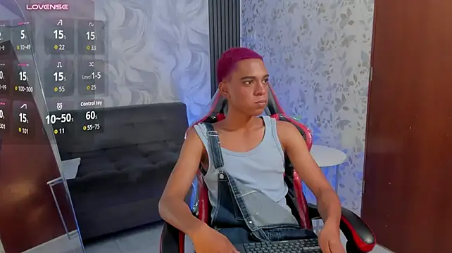 luccas_lowee live cam on StripChat