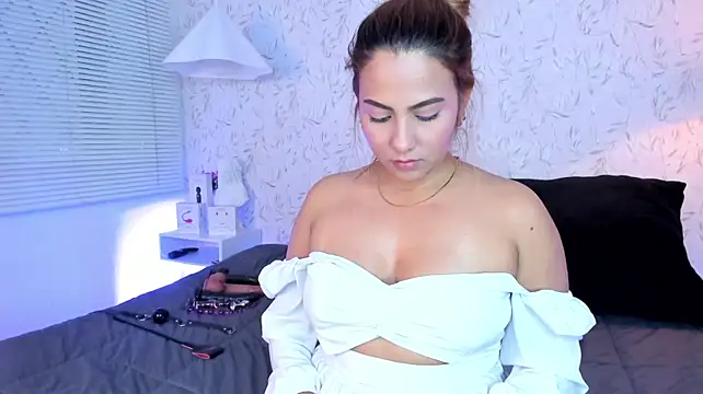 Natasha_Brm live cam on StripChat