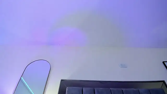 Honey-Moonn live cam on StripChat