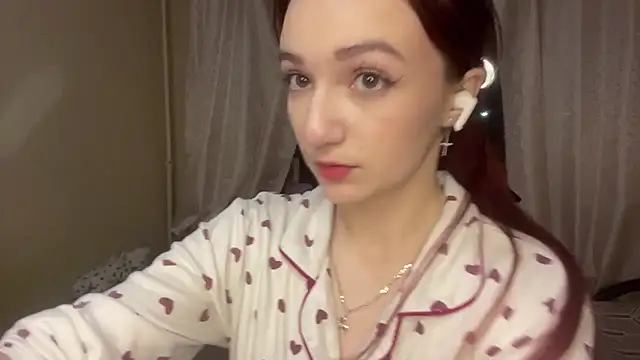 HildredGurrola live cam on StripChat