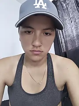 Sweet_nico_19 live cam on StripChat