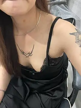 _AnneMia_ live cam on StripChat
