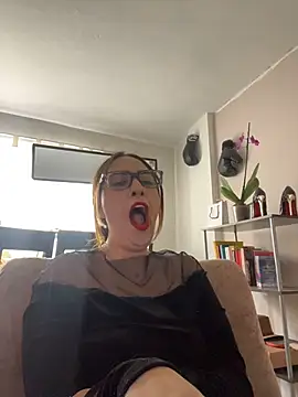 julieta_misstres webcam