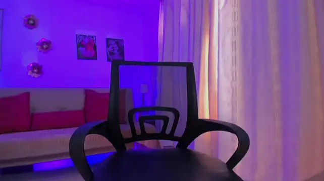 Alana-Fox_