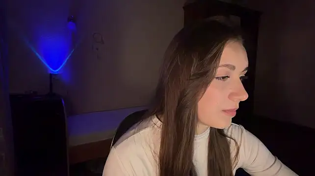 CortneyMontaluo live cam on StripChat