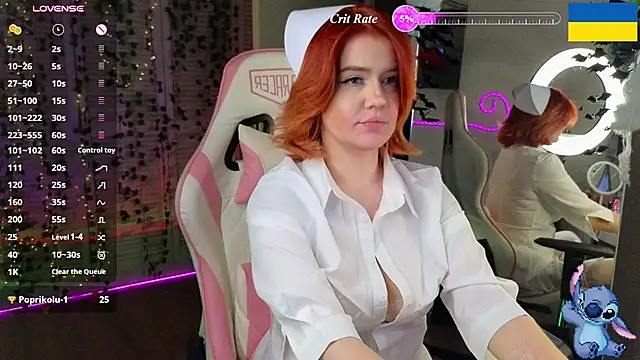 RedVelveten live cam on StripChat