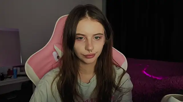 evvaavve live cam on StripChat