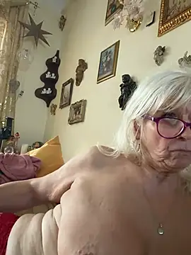 HotGrandma70