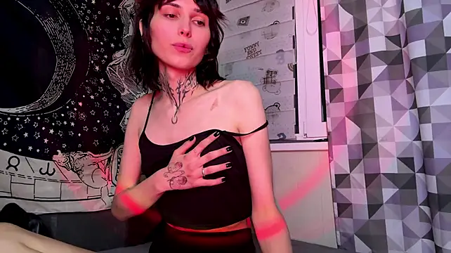 SweetFemBoyy webcam