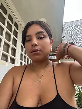 Sara-Vegaa live cam on StripChat