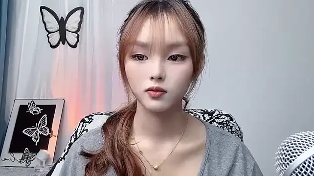 XiaoPiPi8888 live cam on StripChat