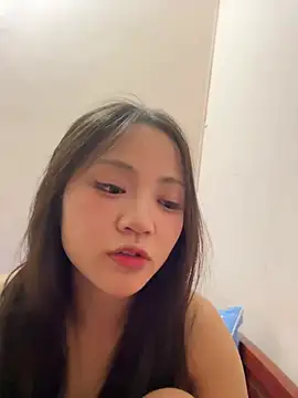 La-Quency live cam on StripChat