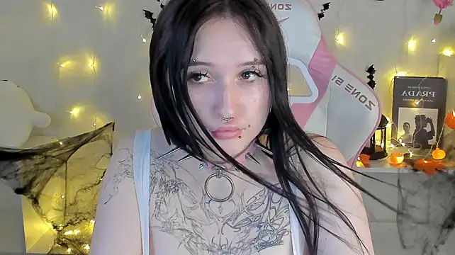 Emma-Blissa live cam on StripChat