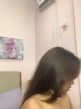 YaraSmith live cam on StripChat