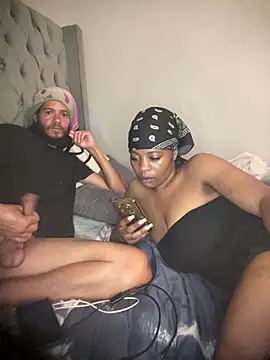 Thethicktities97 live cam on StripChat