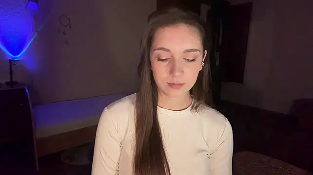 CortneyMontaluo live cam on StripChat