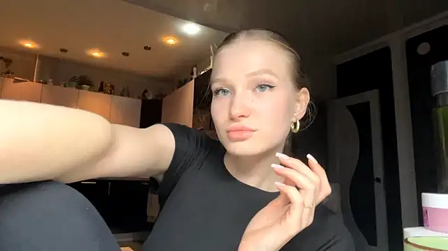 MirellaWittrock live cam on StripChat