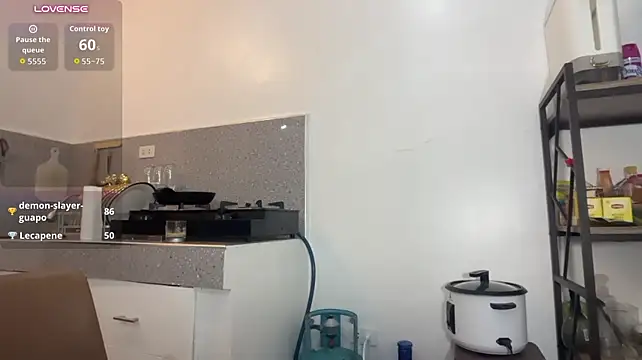 Paloma_143 live cam on StripChat