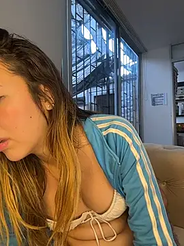 Luke_and_Liah live cam on StripChat