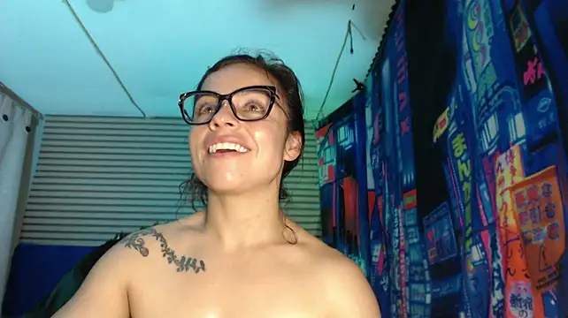 rosse_2504 live cam on StripChat