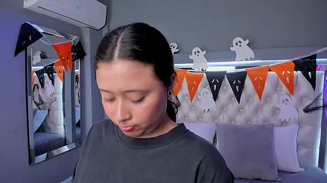 Cassie_Bloom_