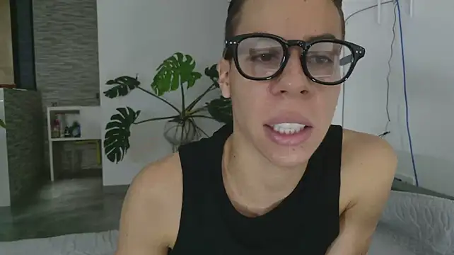 grey___27 live cam on StripChat