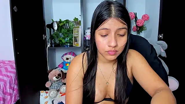zara_cute (F teen) - show tits