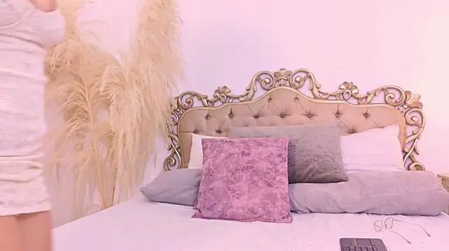 ariananovax (F teen) - hot striptease