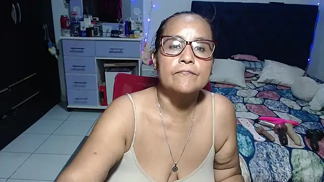 pervert_mommy_ live cam on StripChat