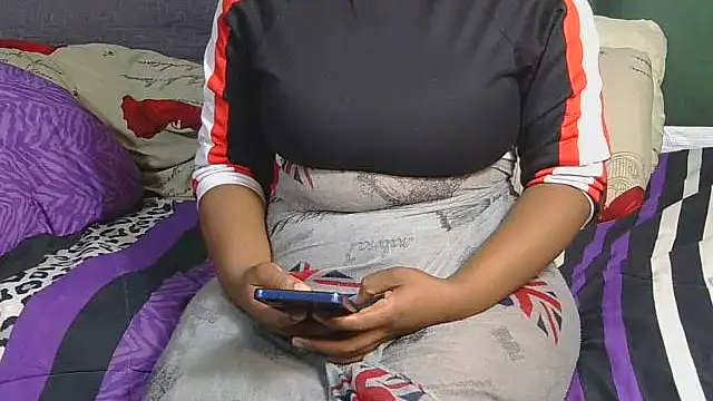 catladyxx23 live cam on StripChat