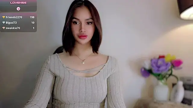 Cutee_Anna live cam on StripChat