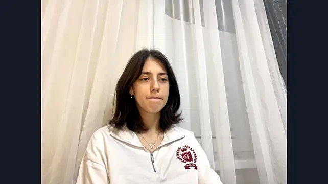 JessicaRomjue live cam on StripChat