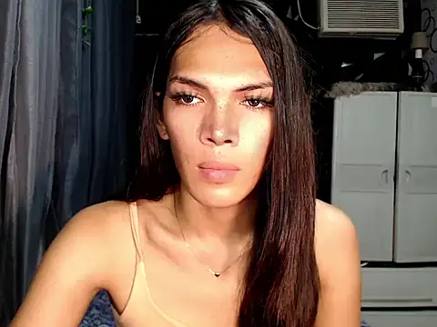 GORGEOUS_CARMEE