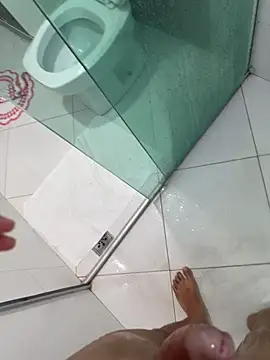 tesao24hbr (Ask my age) - Banho na calada mulher tá na sala