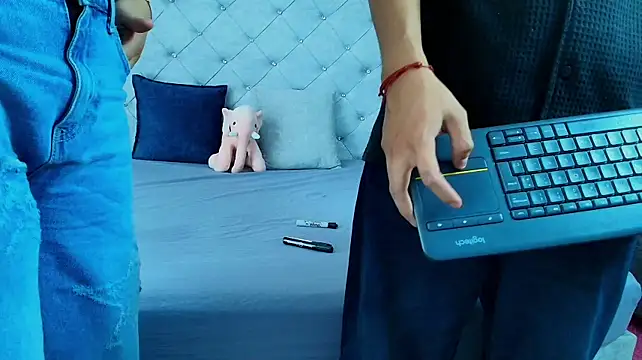 Ari_and_alex live sex cam