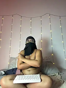 maisa_issa (F young) - spread asshole and rub