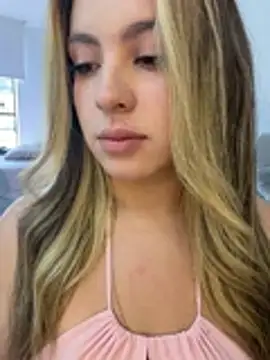 Cloee_Rainbow1 live cam on StripChat